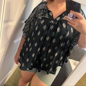 NWOT Women's Lucky Brand Short Sleeve Diamond Print Tunic size Medium in Navy